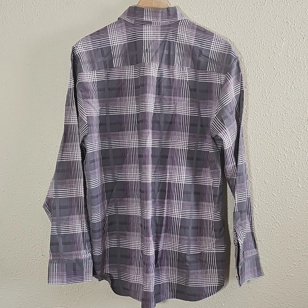 Tommy Bahama Casual Button-Down Shirt.